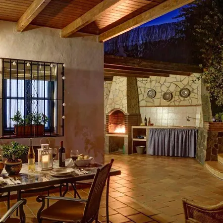 La Canada Villa *
